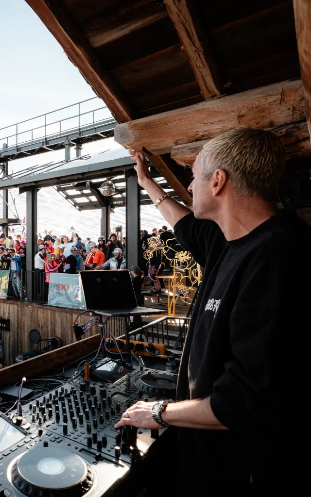 Après-ski à la Folie Douce de Val d'Isère