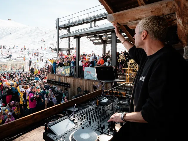 Après-ski à la Folie Douce de Val d'Isère