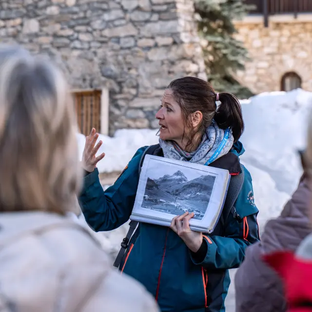 Visite guidée du village par la FACIM