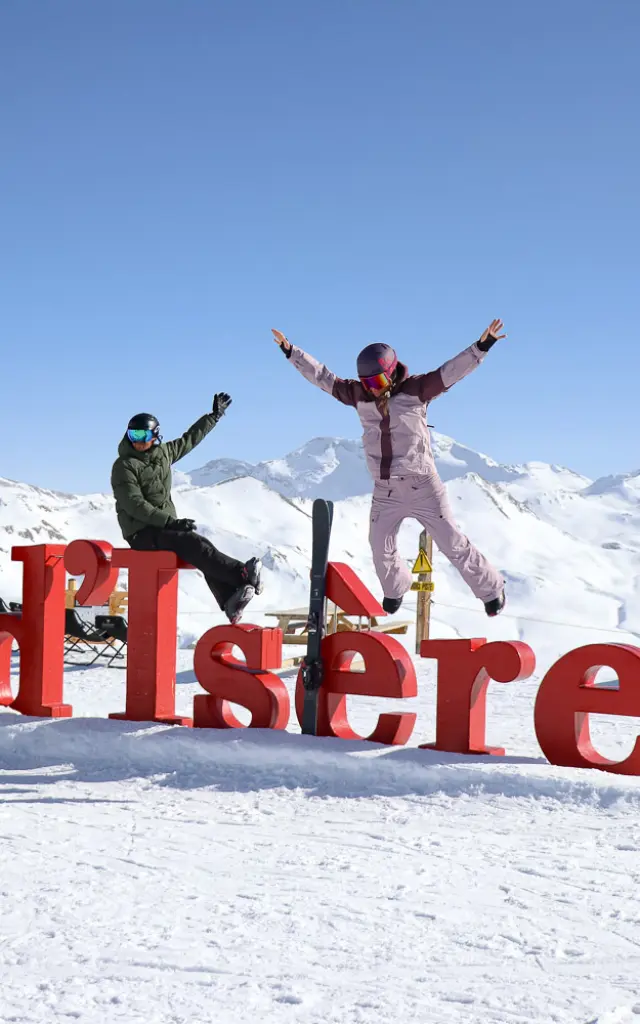 Groupe d'amis vers les lettres géantes Val d'Isère