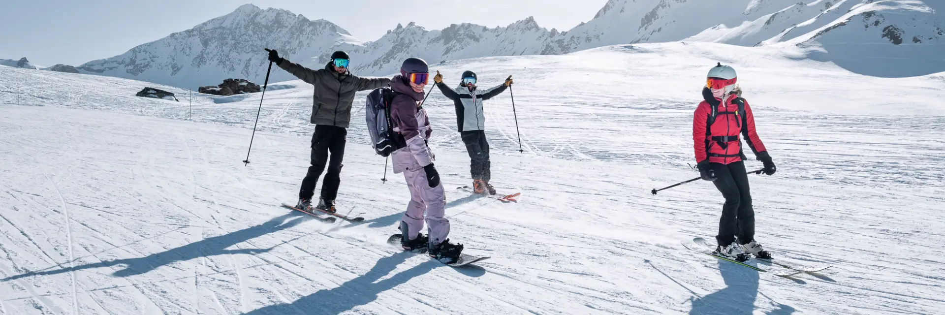 Ski entre amis en mars
