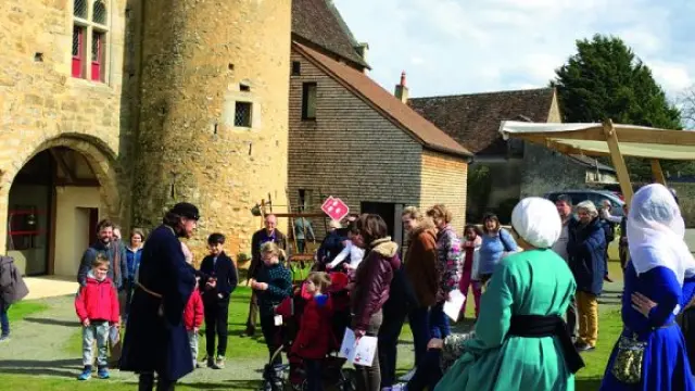 Spectacle au Manoir de la Cour à Asnières-sur-Vègre