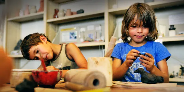 Atelier barbotine au Musée de la faïence et de la céramique