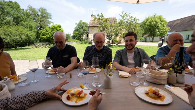 Mesangeres-Gite-de-groupe_restaurant.jpg