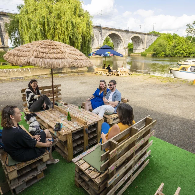 Sarthe And Chill Capitainerie à Noyen-sur-Sarthe
