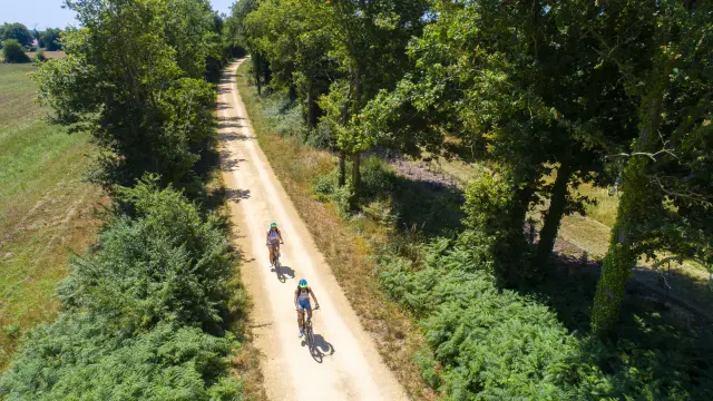 Voie verte vue de haut entre Malicorne et La Suze