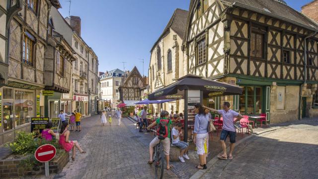 cite-medievale-montlucon-08