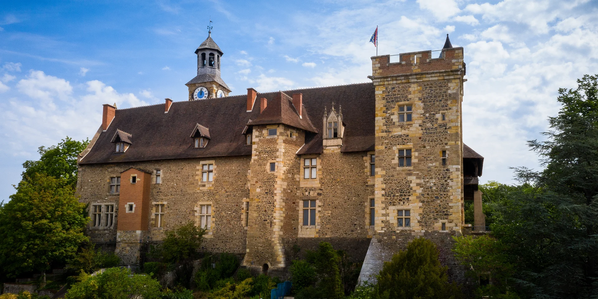Chateau Des Ducs De Bourbon