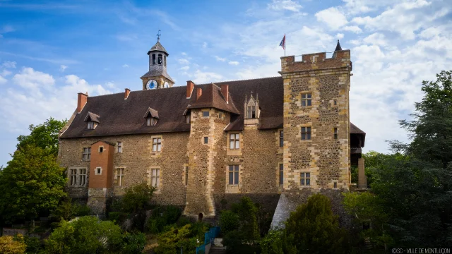 Chateau Des Ducs De Bourbon