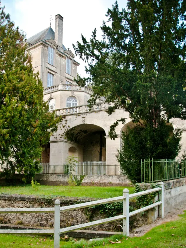 Chateau De La Roche Racan Large
