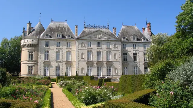 Chateau Du Lude 3 Large