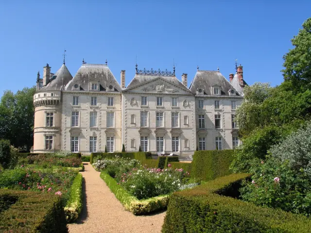 Chateau Du Lude 3 Large