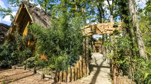 Lodge Zoo La Fleche S. Le Ludec Large