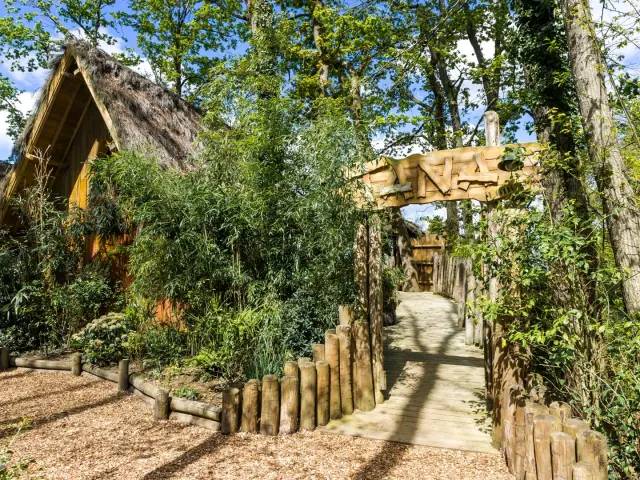 Lodge Zoo La Fleche S. Le Ludec Large