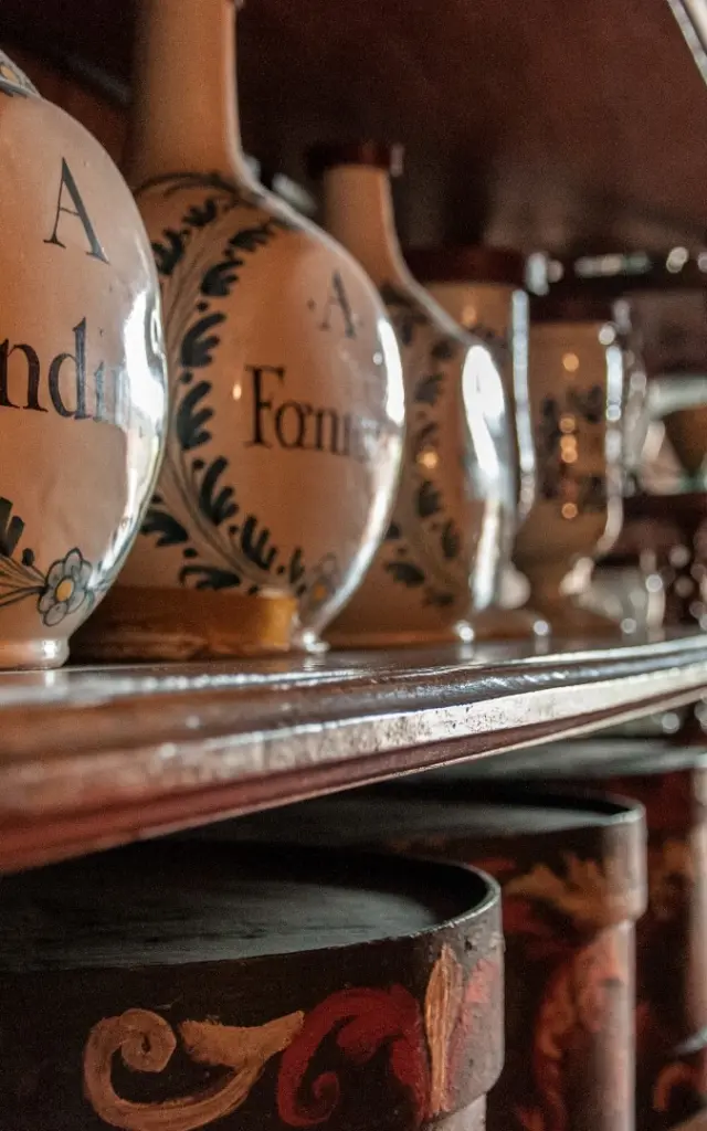 Apothicairerie├® Stevan Lira11 Large