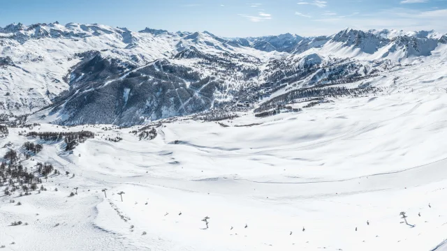 Vue panoramique du domaine skiable de la Forêt Blanche