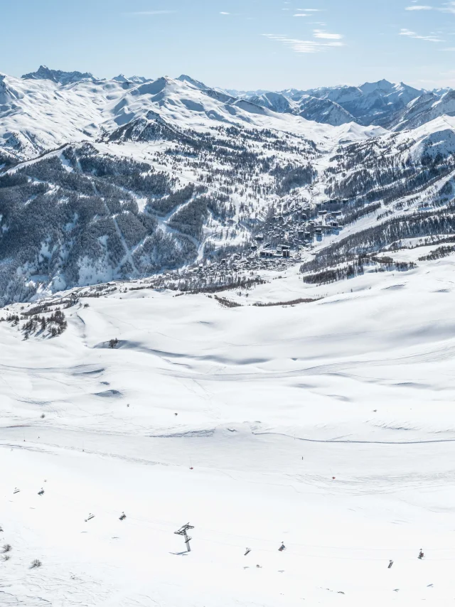 Vue panoramique du domaine skiable de la Forêt Blanche