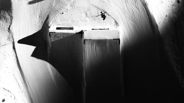 Ski freestyle sur le snowpark de l'Eyssina