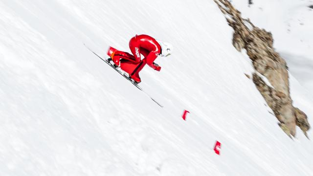 Snowboard de vitesse sur la piste de Chabrières