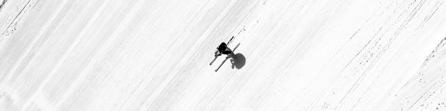 Skieur de vitesse sur la piste la plus rapide du monde
