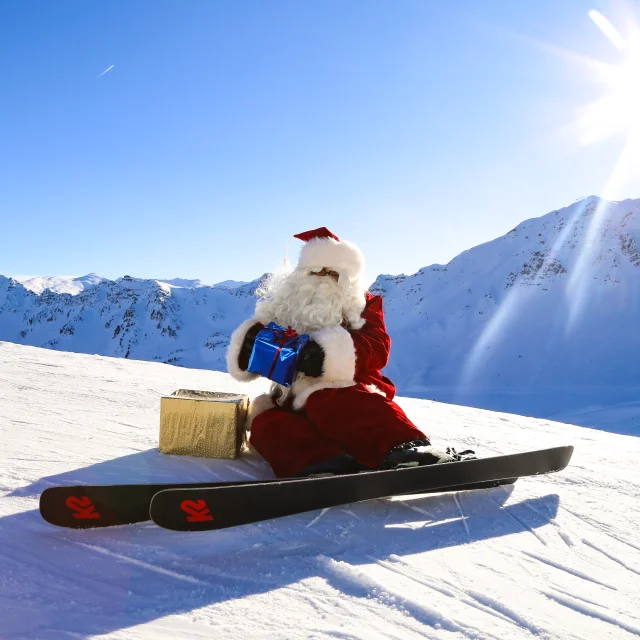Père Noël en ski à Vars