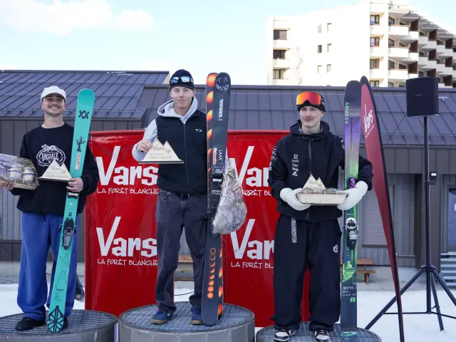 Podium hommes de la Coupe d'Europe Slopestyle de ski freestyle