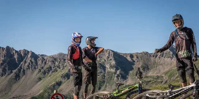 Mtb Team Up 4