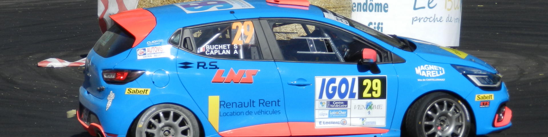 Voiture sur circuit