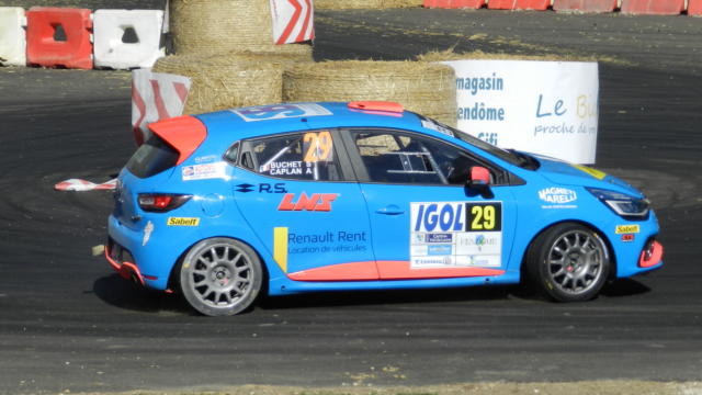 Voiture sur circuit
