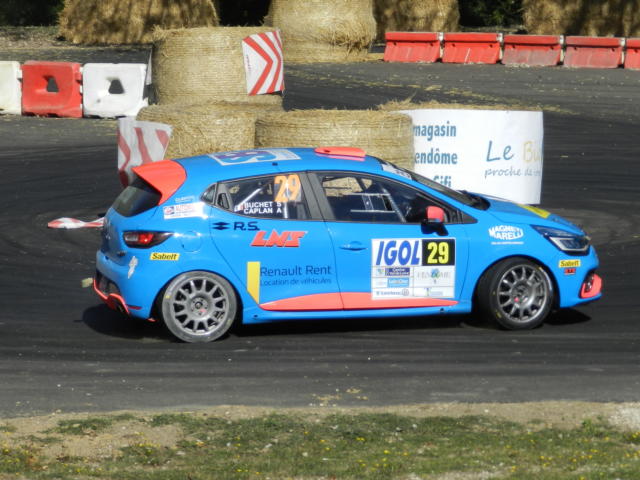 Voiture sur circuit