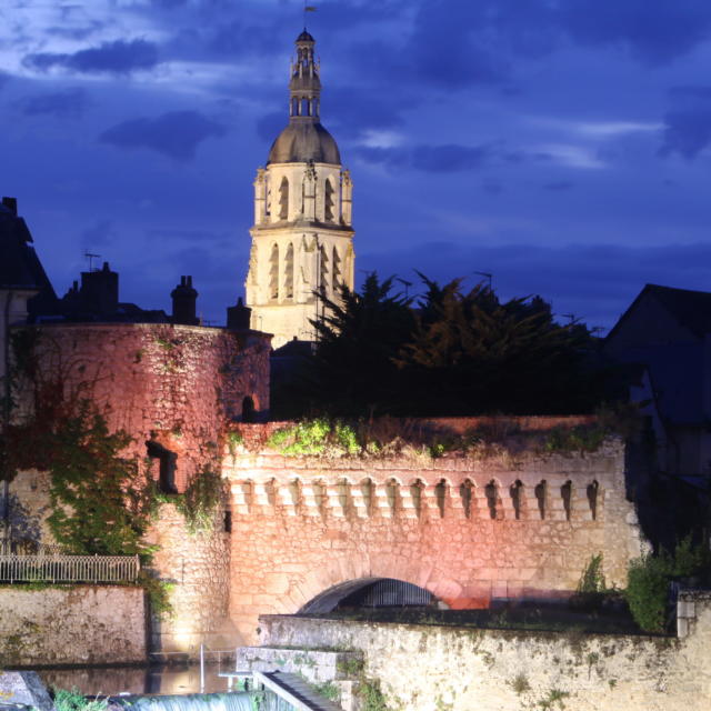 Porte d'eau by night
