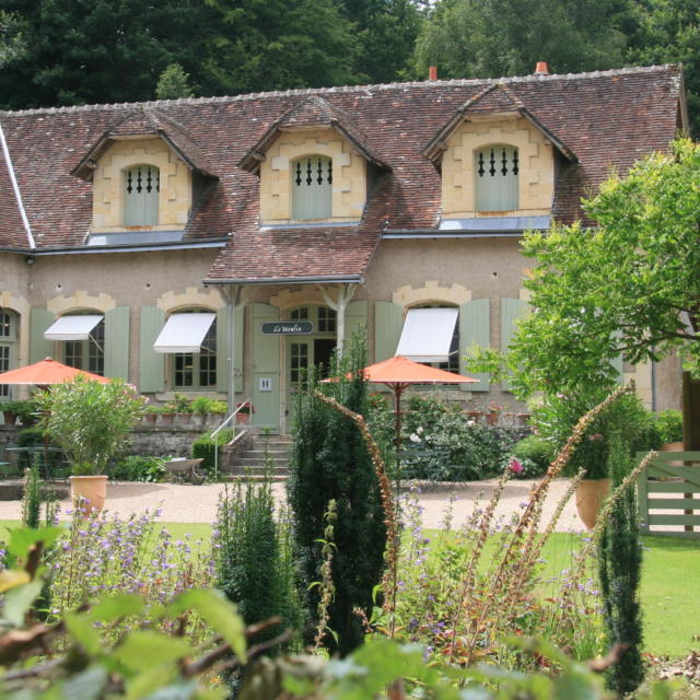 Façade du salon de thé au Jardin du Plessis Sasnières