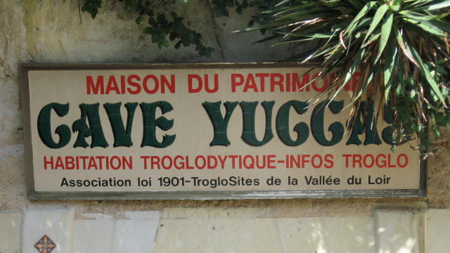Façade de la Cave Yuccas à Trôo
