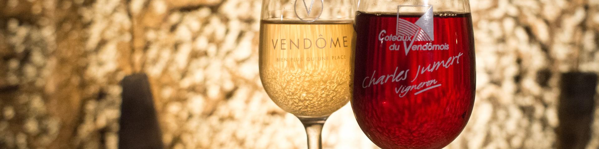 2 verres de vin : rouge et rosé