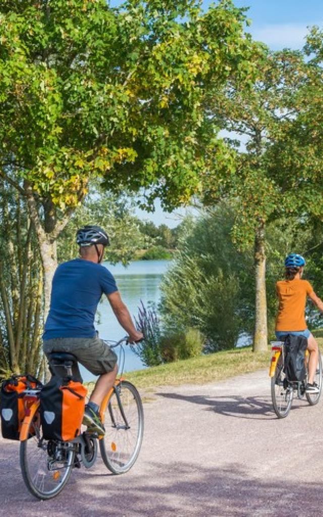 Balade à vélo au bord du plan d'eau de Villiers-sur-Loir