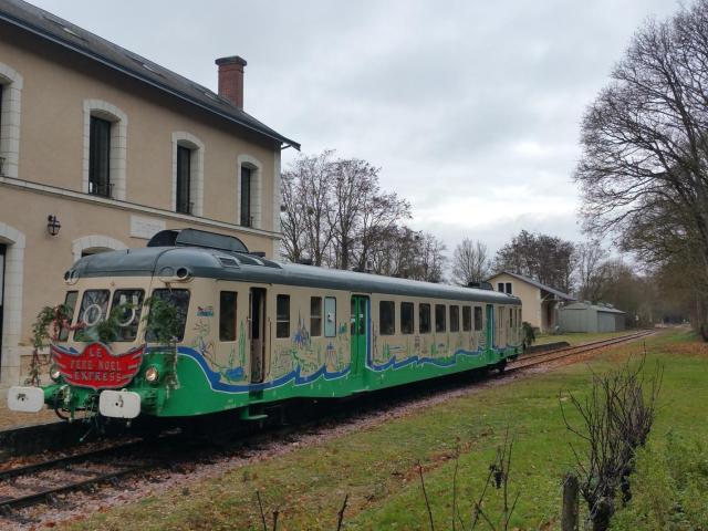 Train touristique aux couleurs de Noël