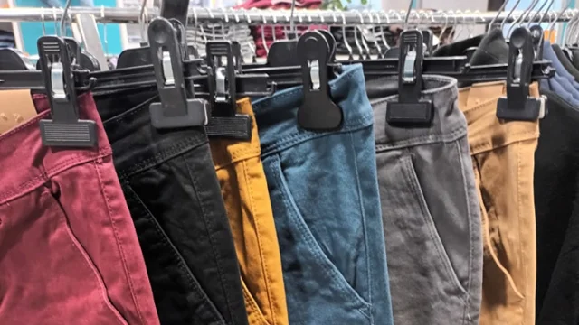 Pantalon hommes de différentes couleurs (noir, moutarde, gris, beige...)