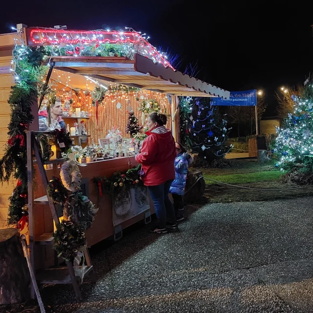 Chalets de marché de Noël