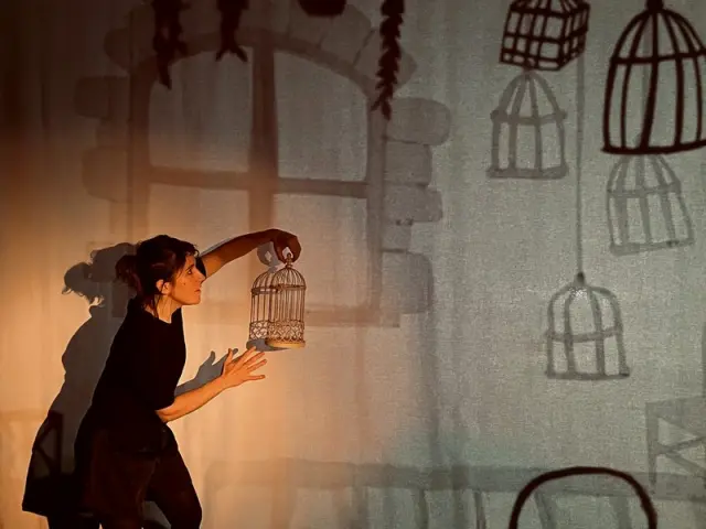 23 Femme De Lombre La Decoupe Cie