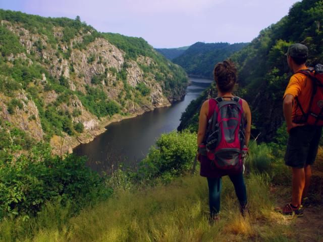 Sur le sentier de la Dordogne de Villages en Barrages