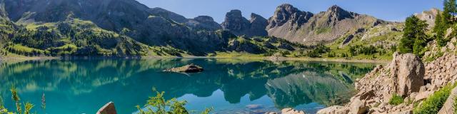 Lac d'Allos 2228 m, Val d'Allos, 04, Alpes-de-Haute-Provence, France, Europe // Europe,France, Alpes-de-Haute-Provence, 04, Val d'Allos, Allos Lake 2228 m