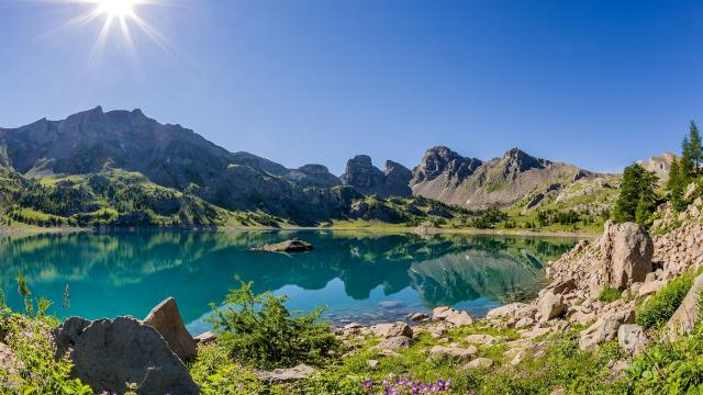 Lac d'Allos 2228 m, Val d'Allos, 04, Alpes-de-Haute-Provence, France, Europe // Europe,France, Alpes-de-Haute-Provence, 04, Val d'Allos, Allos Lake 2228 m