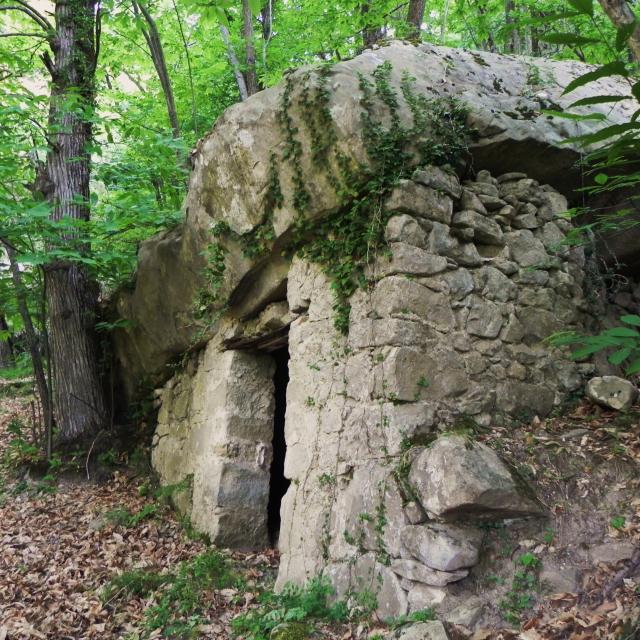 abri-troglodytiquec-frouard-melanie-region-provence-alpes-cote-dazur-inventaire-general.jpg