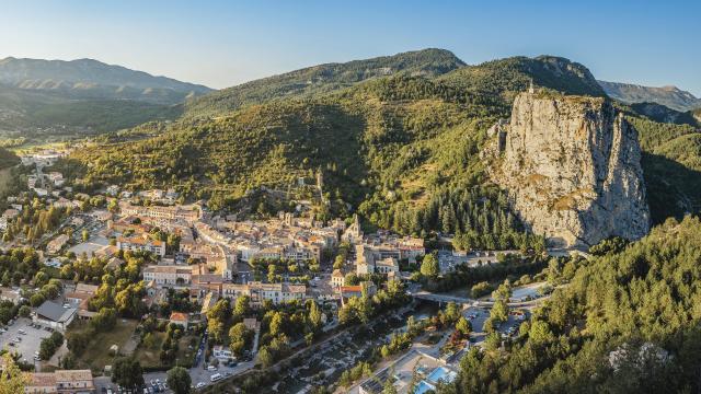 castellane-min.jpg