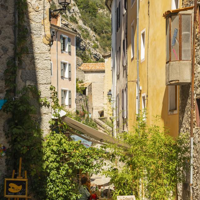 035-entrevaux-et-chemin-de-ronde-dsc-0290-min.jpg