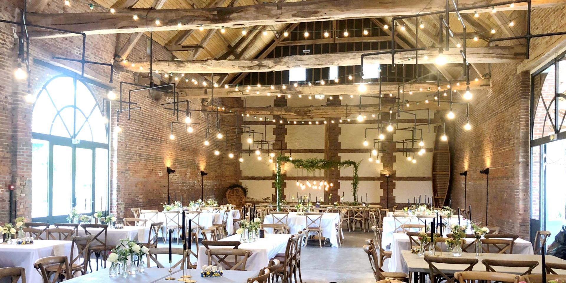 Salle De Receptions Domaine De Guerquesalle 1