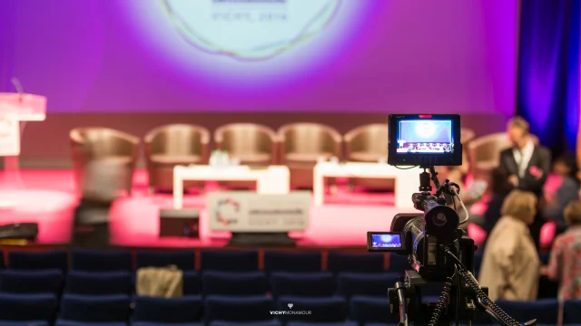 Assistant communication