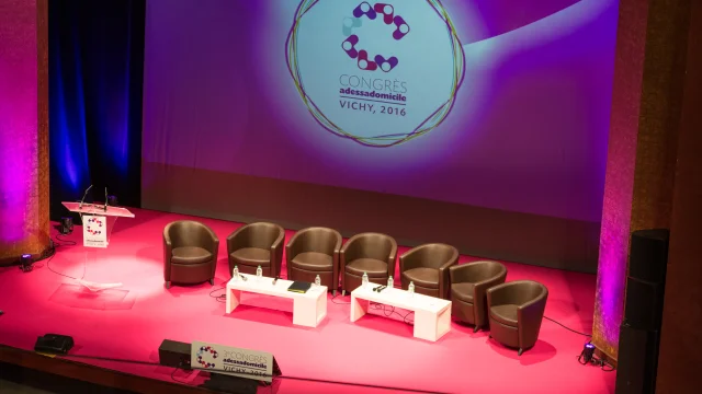 Assistant communication