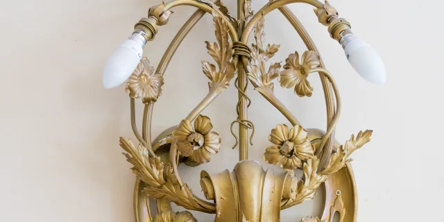 Assistant communication