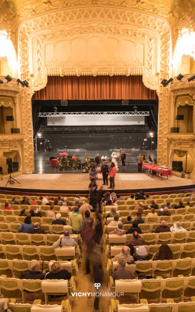 Assistant communication